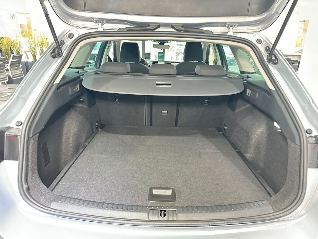 4df4704f-8c19-4a57-840e-a74a4773a91arulemo-1600