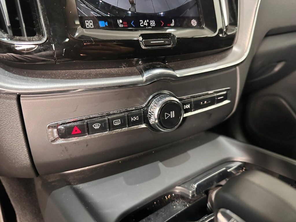 13f8f8d8-01af-43a4-a2f1-9f684f71b87frulemo-1600