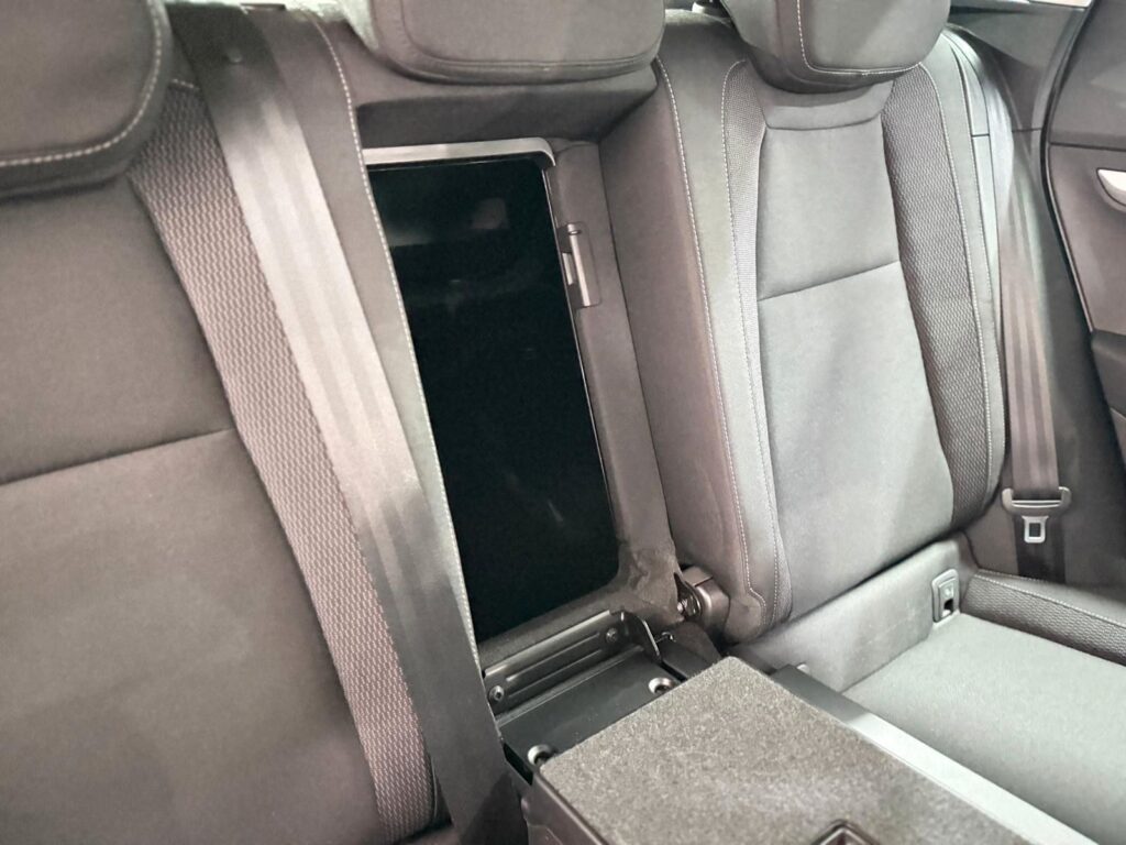 5906f015-eff6-4484-90d4-c29f0f53a27arulemo-1600