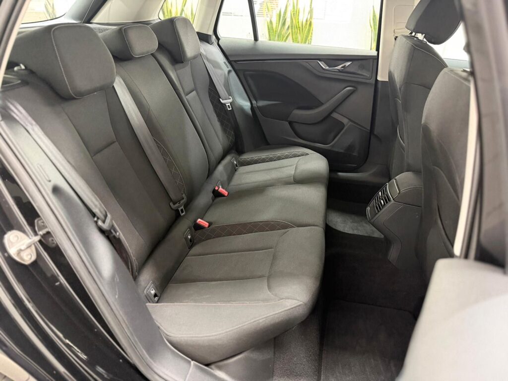 f0648186-c3df-4bcb-b5fd-ca17fbc3117brulemo-1600